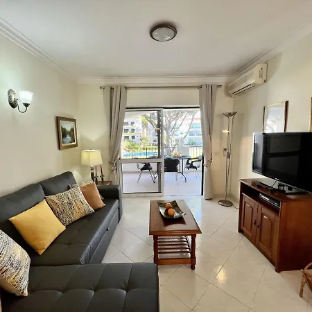 דירה Garden View 1 With Pool By Homing